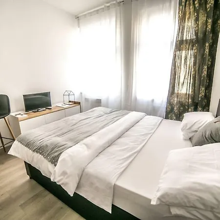 Friendly In Apartment Prag